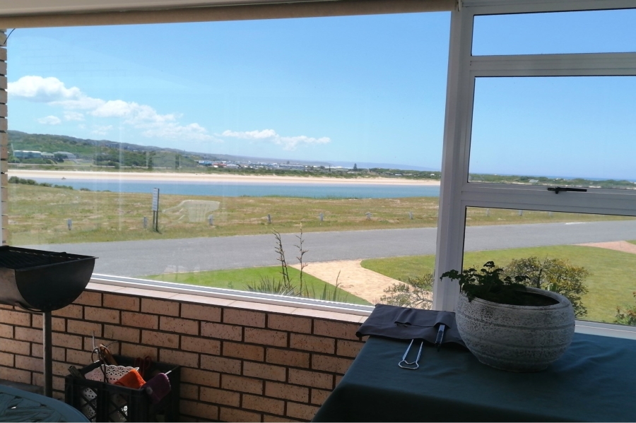 2 Bedroom Property for Sale in Stilbaai Wes Western Cape